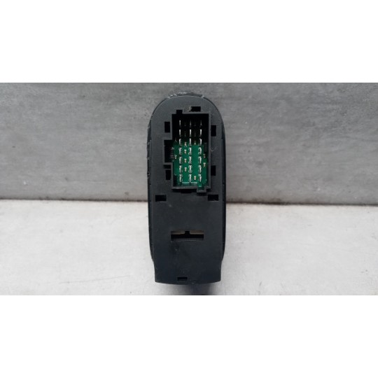 INTERRUTTORI E PULSANTI ALZAVETRI DAF XF106 usato