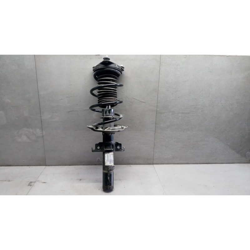 RENAULT RIGHT FRONT SHOCK ASSORBER RENAULT Megane 2016>2020 used