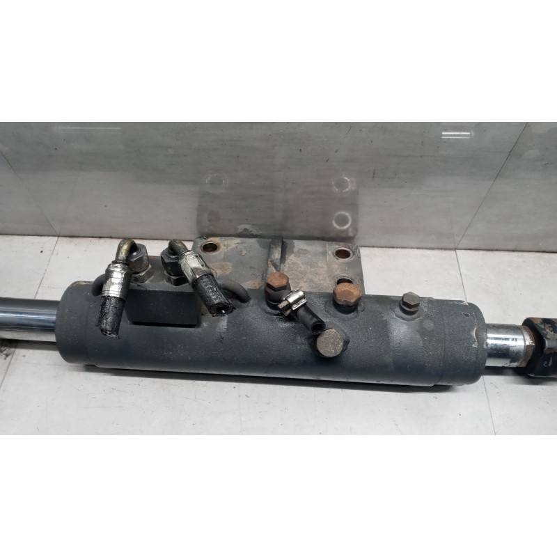 MERCEDES-BENZ truck PISTONE SERVOSTERZO MERCEDES-BENZ truck LK/LN2 84> usato