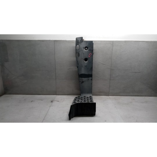 PEDANA SALITA A/SX MERCEDES-BENZ truck LK/LN2 84> usato