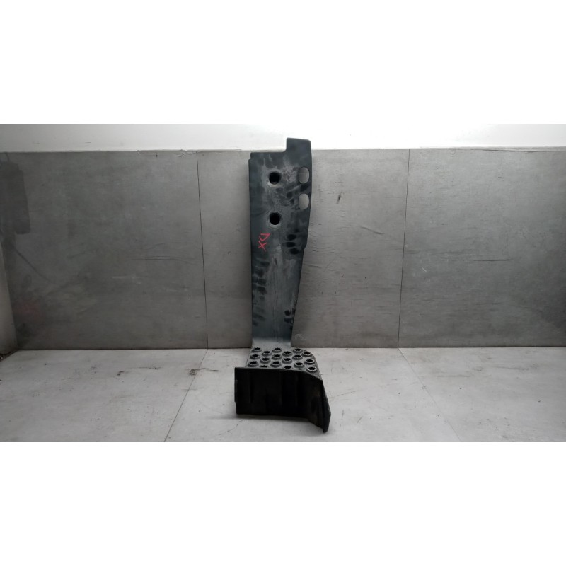 MERCEDES-BENZ truck PEDANA SALITA A/DX MERCEDES-BENZ truck LK/LN2 84> usato