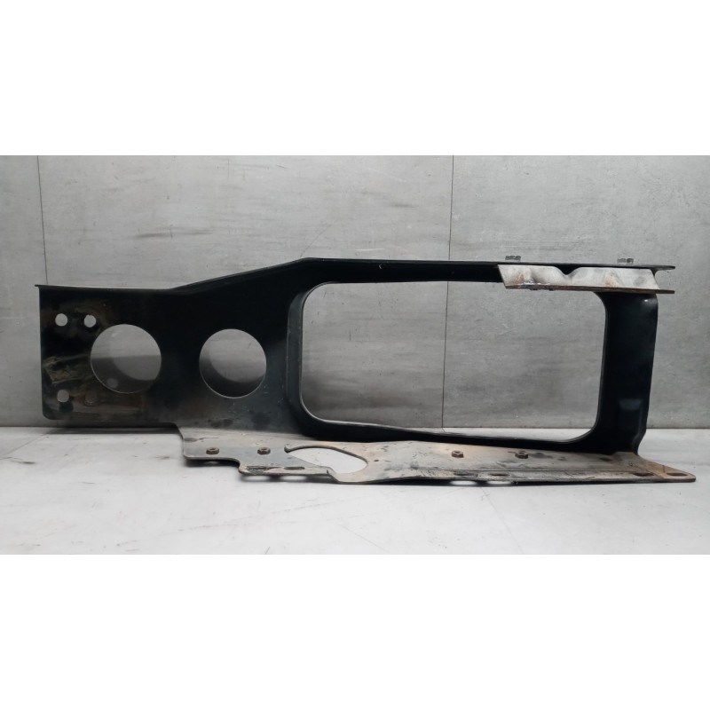 MERCEDES-BENZ truck SEDE FARI DESTRO MERCEDES-BENZ truck LK/LN2 84> usato