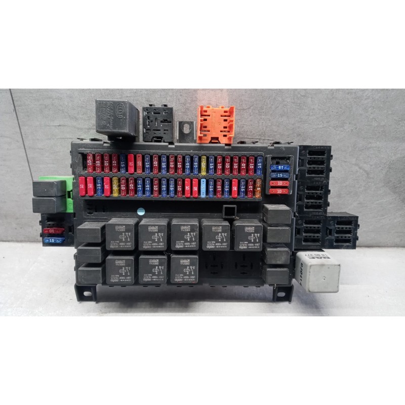 DAF SCATOLA FUSIBILI DAF 85CF usato