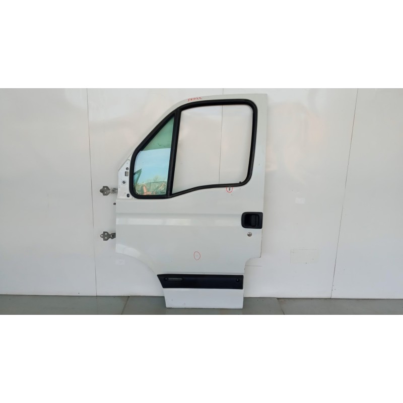 RENAULT van LEFT FRONT DOOR RENAULT van Mascott used