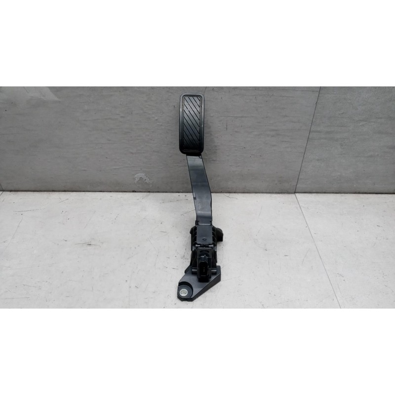 FORD PEDALE ACCELERAZIONE ELETTRONICO FORD Fiesta 2017> usato