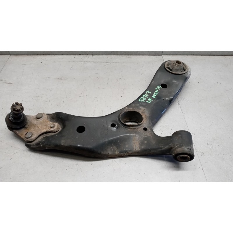 TOYOTA BRACCIO OSCILLANTE ANTERIORE INFERIORE DESTRO TOYOTA Avensis 2009> usato