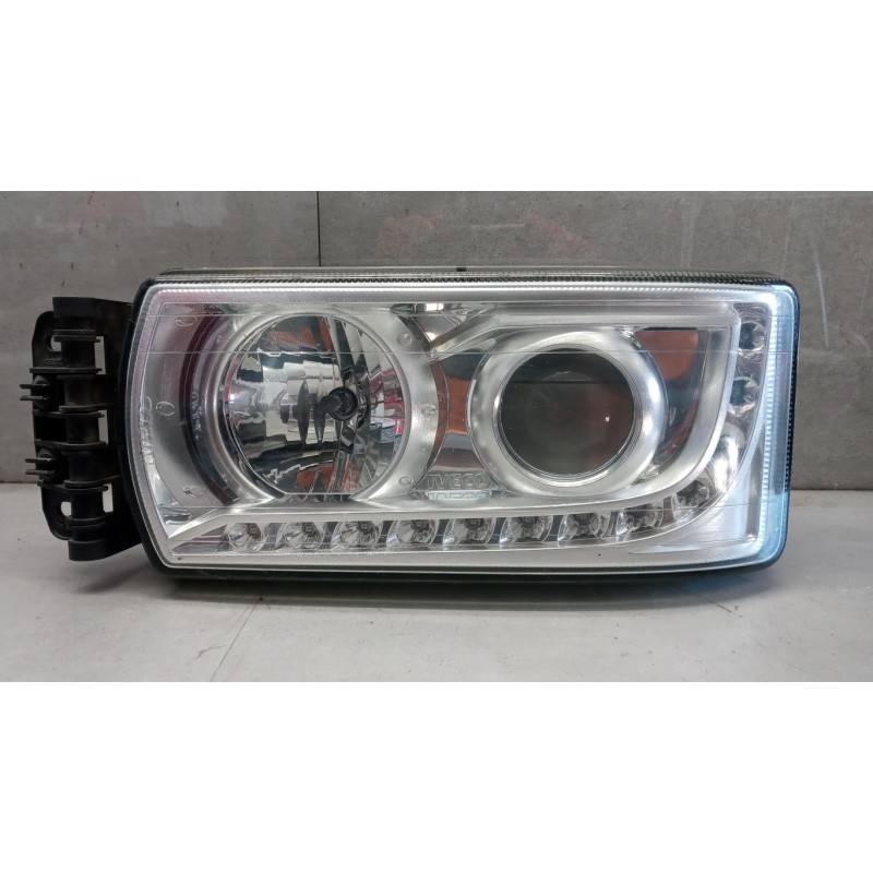 IVECO LEFT HEADLIGHT XENO LAMP  IVECO Stralis 2013> used