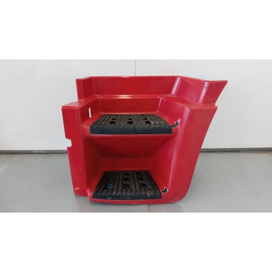 PEDANA SALITA A/SX IVECO Stralis 2013> usato