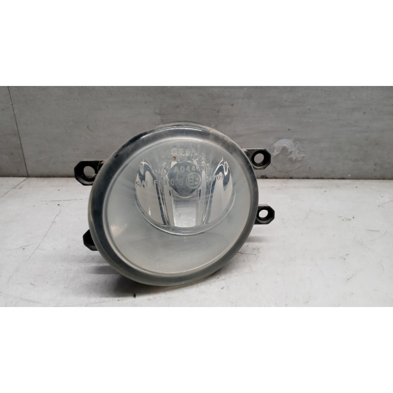 TOYOTA LEFT FOG LIGHT LAMP TOYOTA Avensis 2009> used