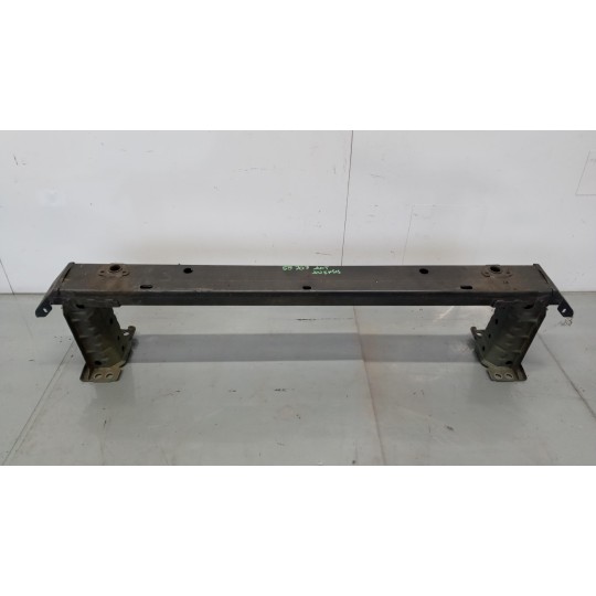 TRAVERSA ANTERIORE PARAURTO TOYOTA Avensis 2009> usato