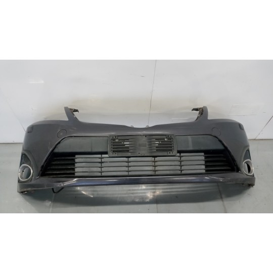 PARAURTI ANTERIORE TOYOTA Avensis 2009> usato