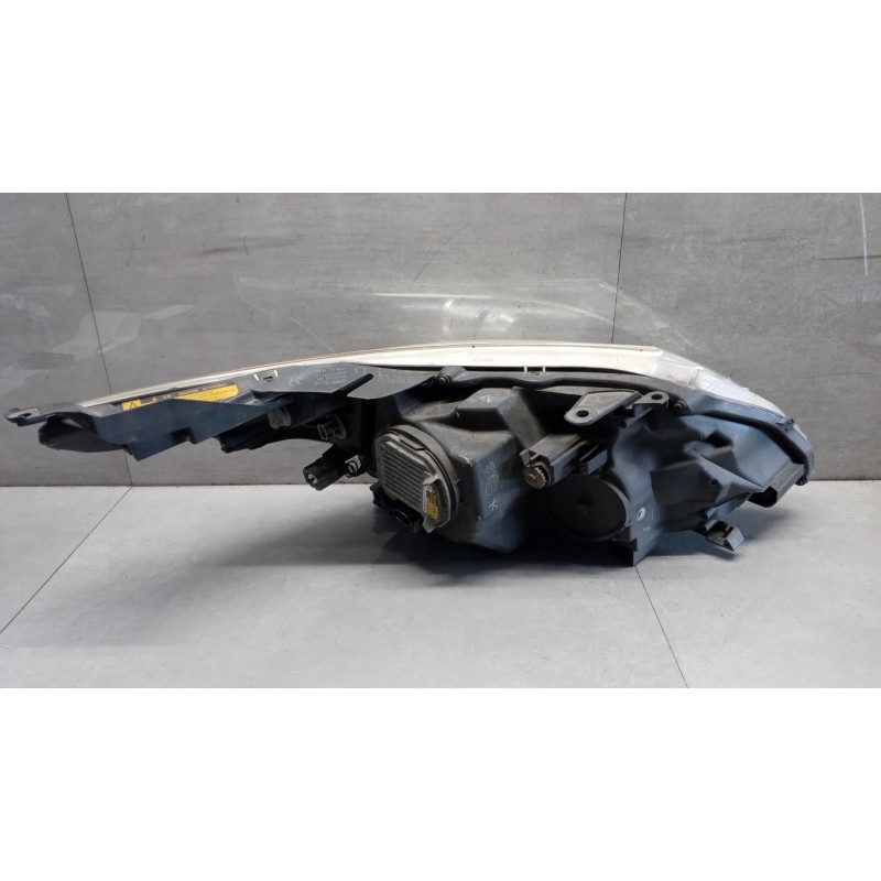 TOYOTA LEFT HEADLIGHT XENO LAMP  TOYOTA Avensis 2009> used