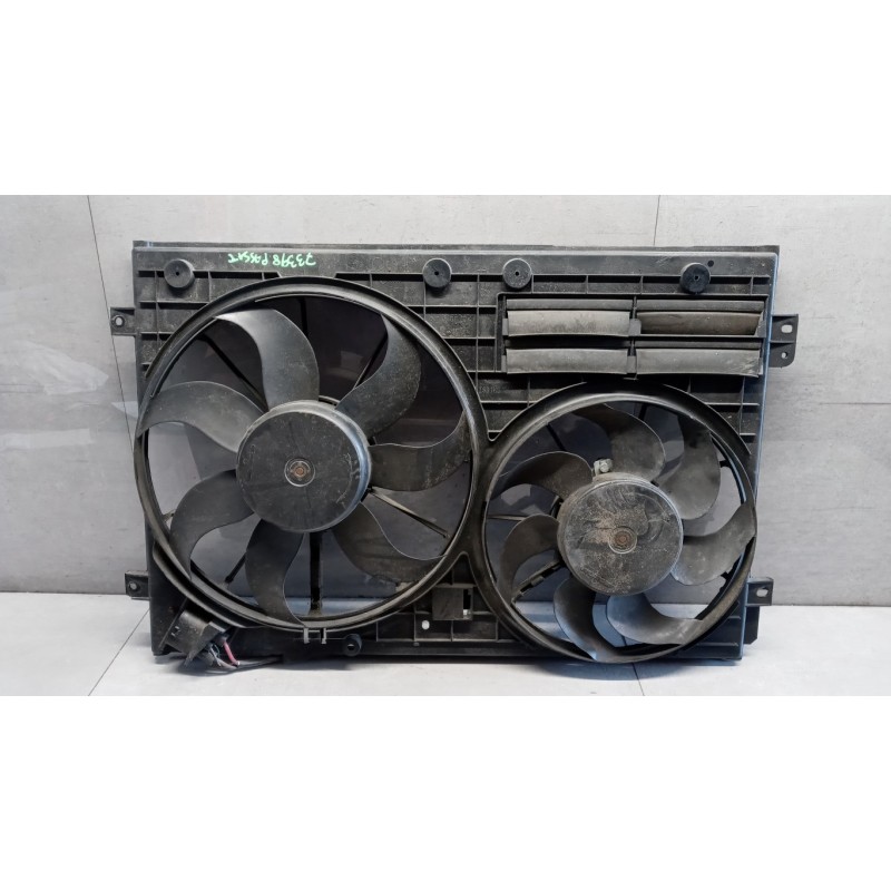 VOLKSWAGEN CONVOGLIATORE ELETTROVENTOLA VOLKSWAGEN Passat 2010>2014 usato