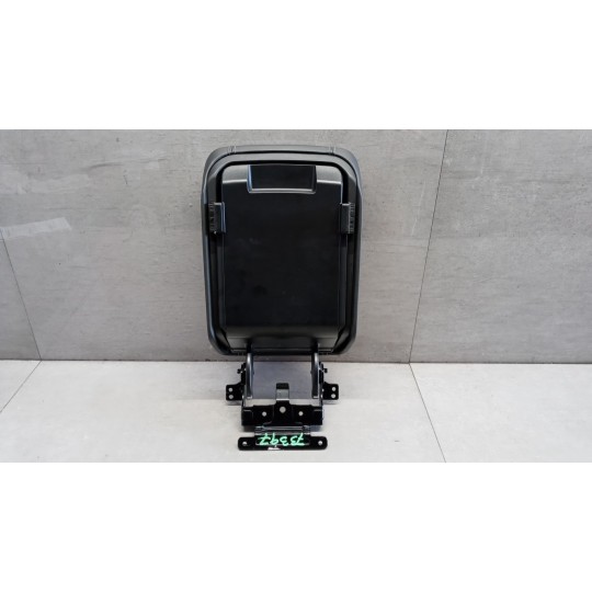 FRONT CENTRAL ARMREST DR Dr6.0 2022> used