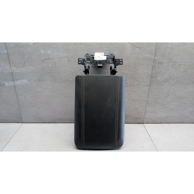 DR MOTOR FRONT CENTRAL ARMREST DR Dr6.0 2022> used