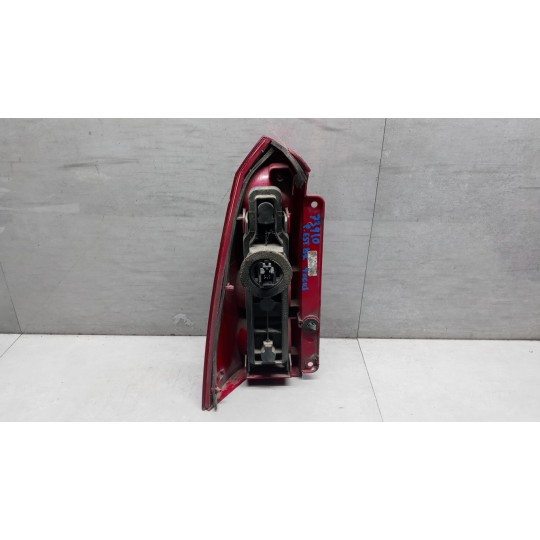 FARO POSTERIORE ESTERNO DESTRO FORD Focus 2001>2005 usato