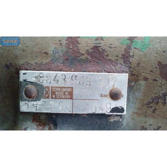 STEERING BOX VOLVO truck F12 usato