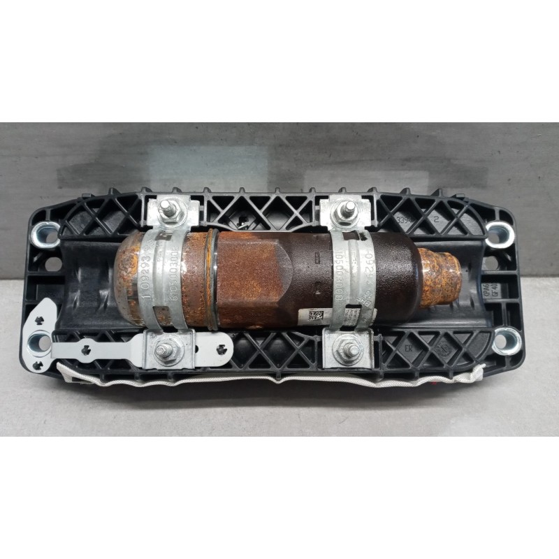 VOLKSWAGEN PASSENGER AIR BAG  VOLKSWAGEN Golf 6 2008>2012 used