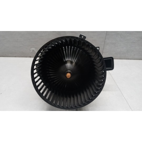 MOTORINO VENTILAZIONE INTERNA AUDI A4 Rs4 2017>2019 usato