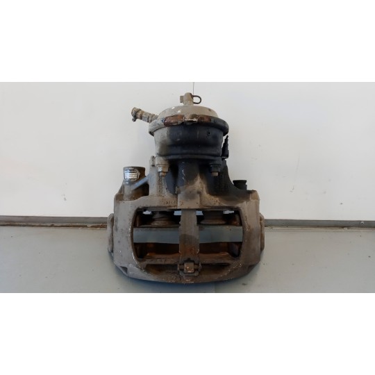 PINZA ANTERIORE DESTRA DAF XF105 usato