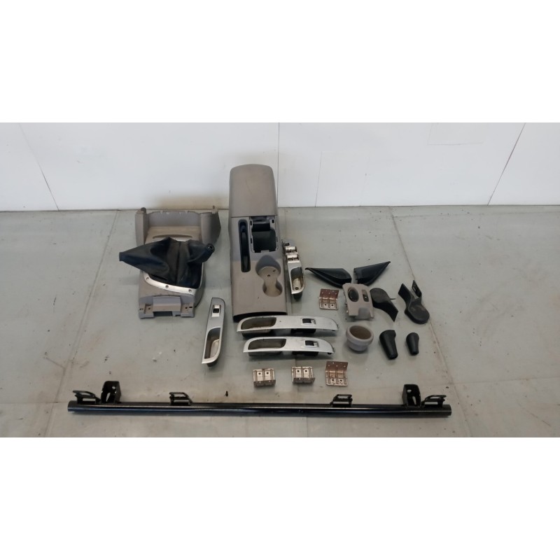 MITSUBISHI KIT SELLERIA MITSUBISHI L200 2006>2010 usato