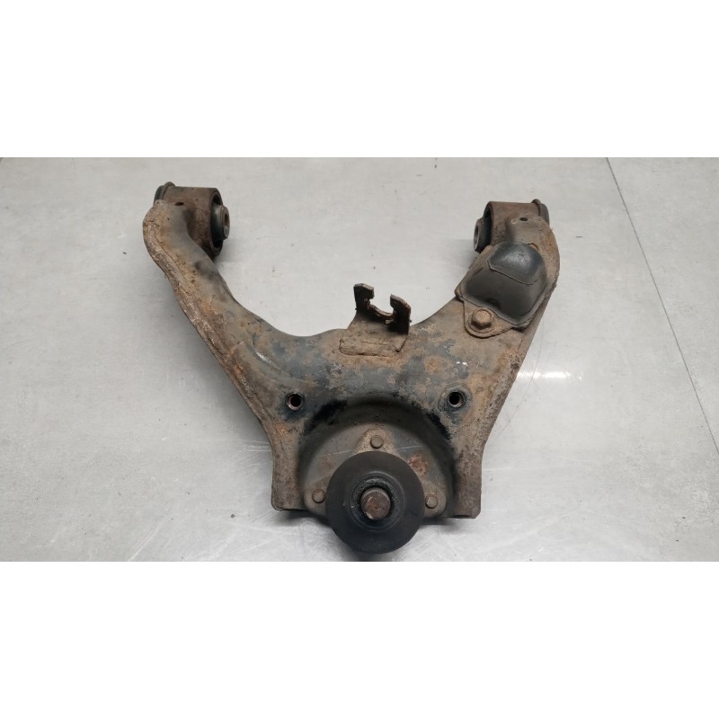 MITSUBISHI BRACCIO OSCILLANTE ANTERIORE SUPERIORE DESTRO MITSUBISHI L200 2006>2010 usato