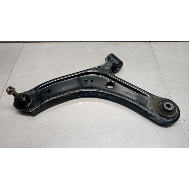 SUZUKI CONTROL ARM FRONT LOWER LEFT  SUZUKI Vitara 2020> used