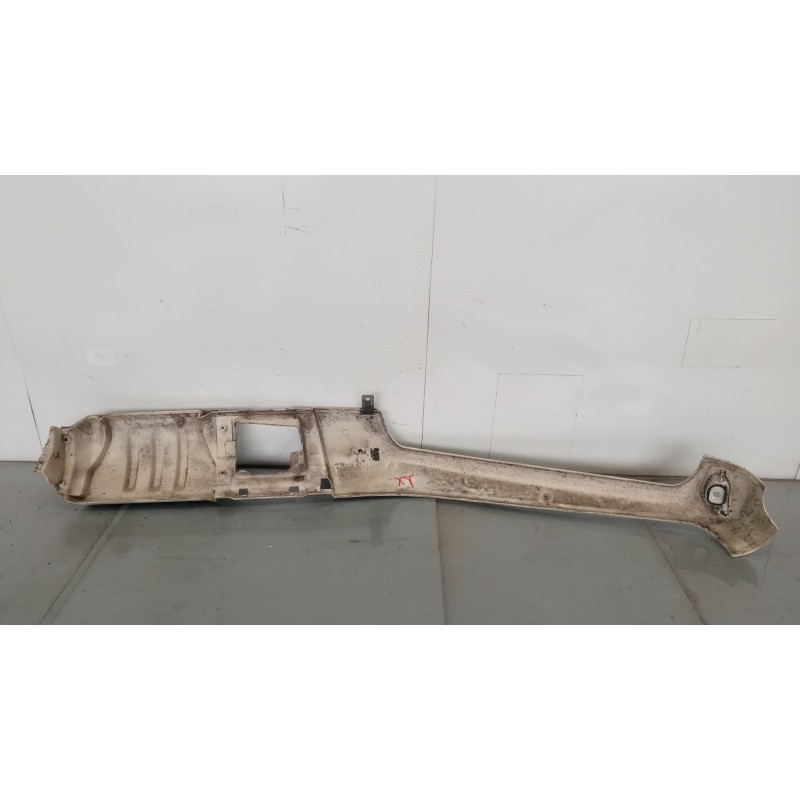 NISSAN truck PLASTICHE ESTERNE VARIE NISSAN truck Atleon usato