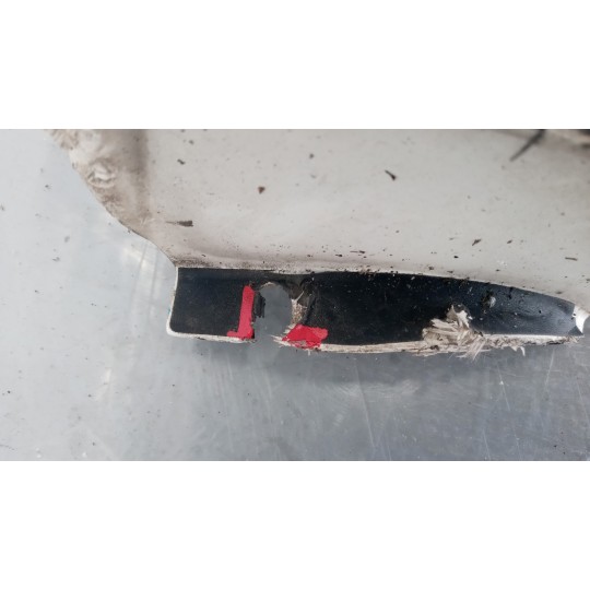 PLASTICHE ESTERNE VARIE NISSAN truck Atleon usato