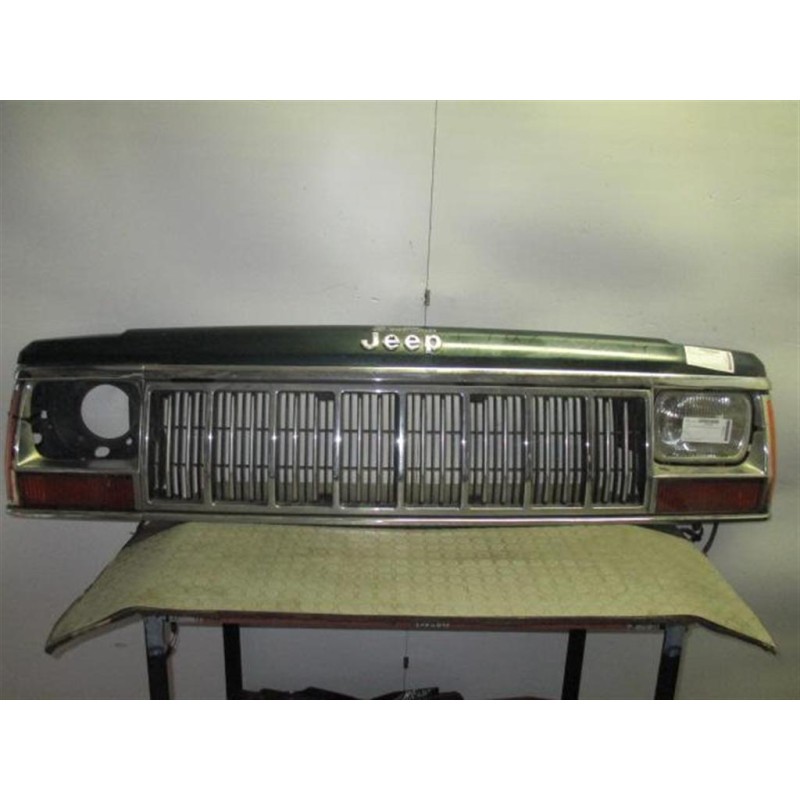 JEEP RIVESTIMENTO ANTERIORE COMPLETO JEEP Cherokee 1984>1997 usato