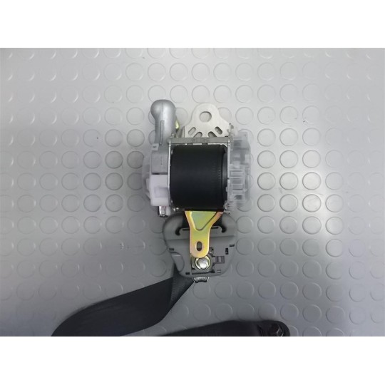 KIT CINTURE DI SICUREZZA TOYOTA Rav 4 2002>2006 usato