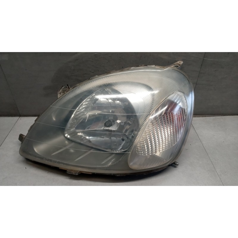 TOYOTA FRONT LEFT FLASHLIGHT  TOYOTA Yaris 1999>2003 used