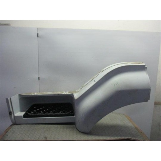 PARAFANGO ANTERIORE SINISTRO RENAULT truck Premium 2005>2013 usato