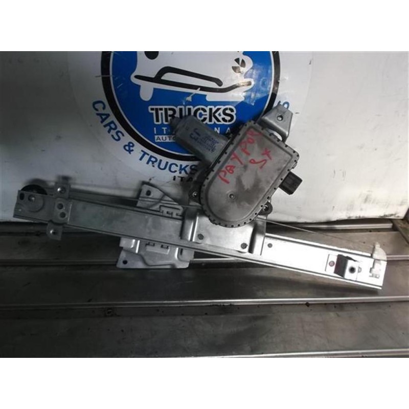 MITSUBISHI ALZA VETRI POSTERIORI SINISTRO MITSUBISHI Pajero 2003>2006 (V60) usato