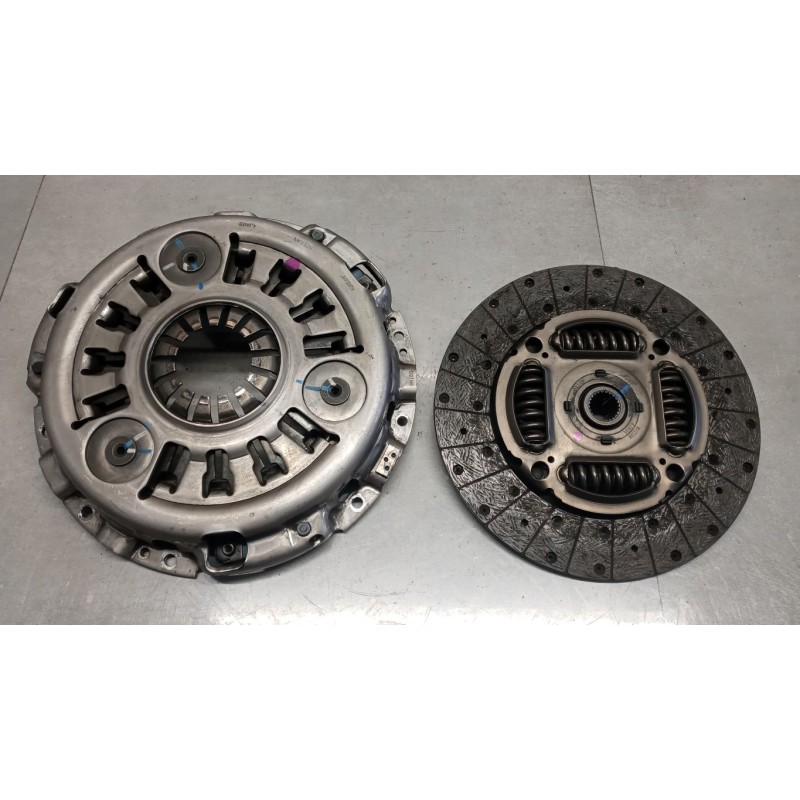 NISSAN KIT CLUTCHES  NISSAN Navarra 2015> used