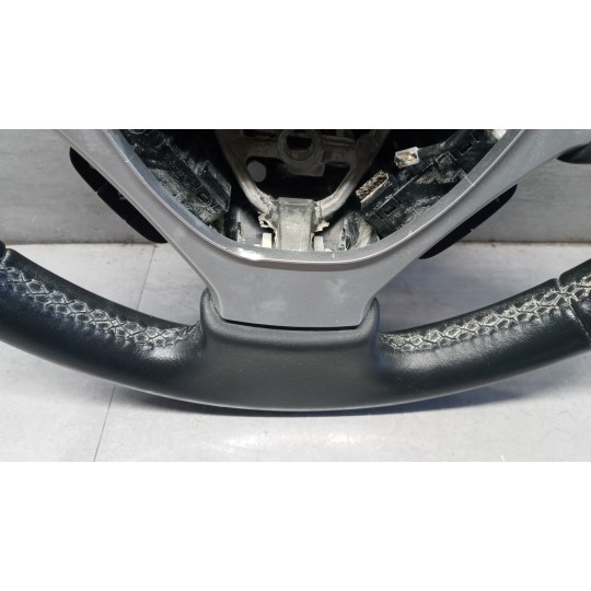 VOLANTE SUZUKI Vitara 2020> usato