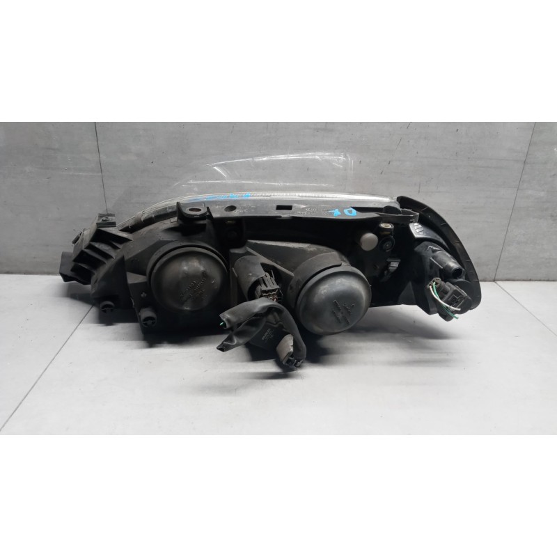 TOYOTA RIGHT HEADLIGHT TOYOTA Avensis 2000>2003 used