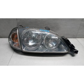 RIGHT HEADLIGHT TOYOTA...
