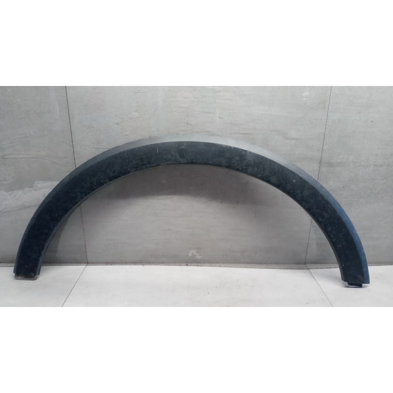 OPEL PLASTIC MUDGUARDS TO THE RIGHT OPEL Crossland X 2017> used