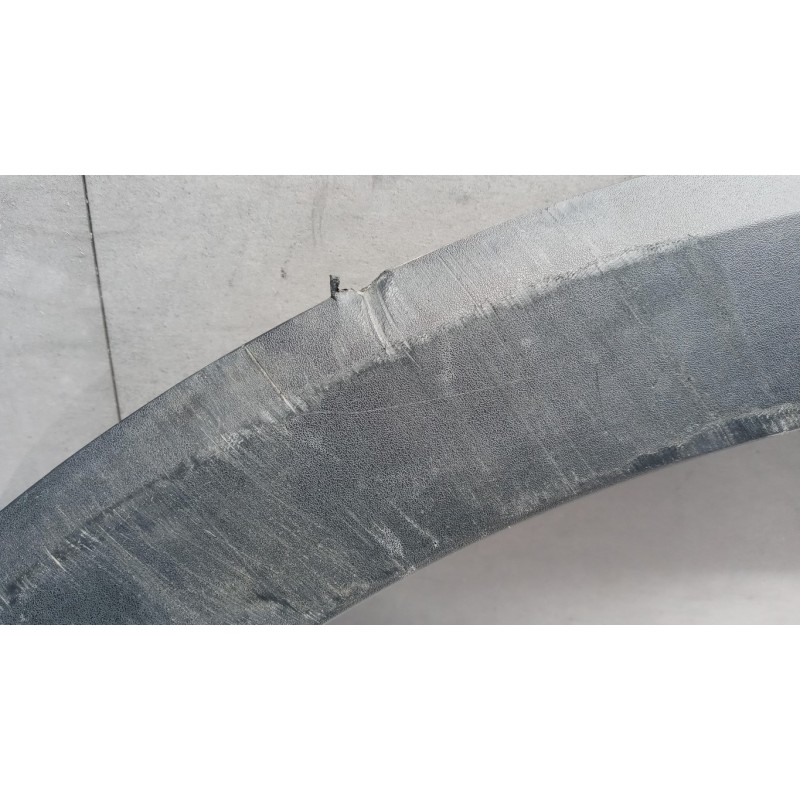 OPEL PLASTIC MUDGUARDS TO THE LEFT OPEL Crossland X 2017> used