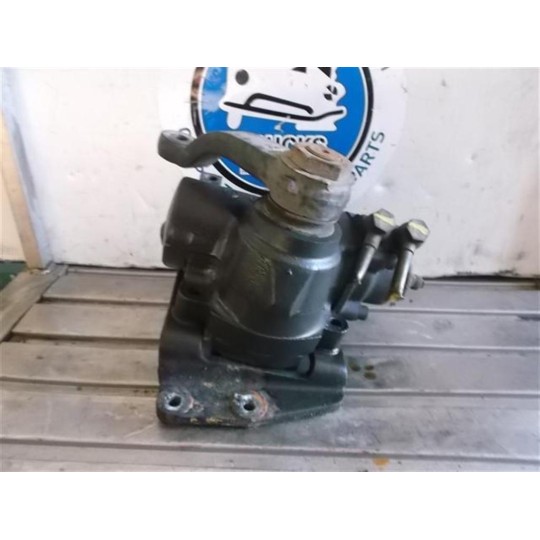 STEERING BOX NISSAN truck L used