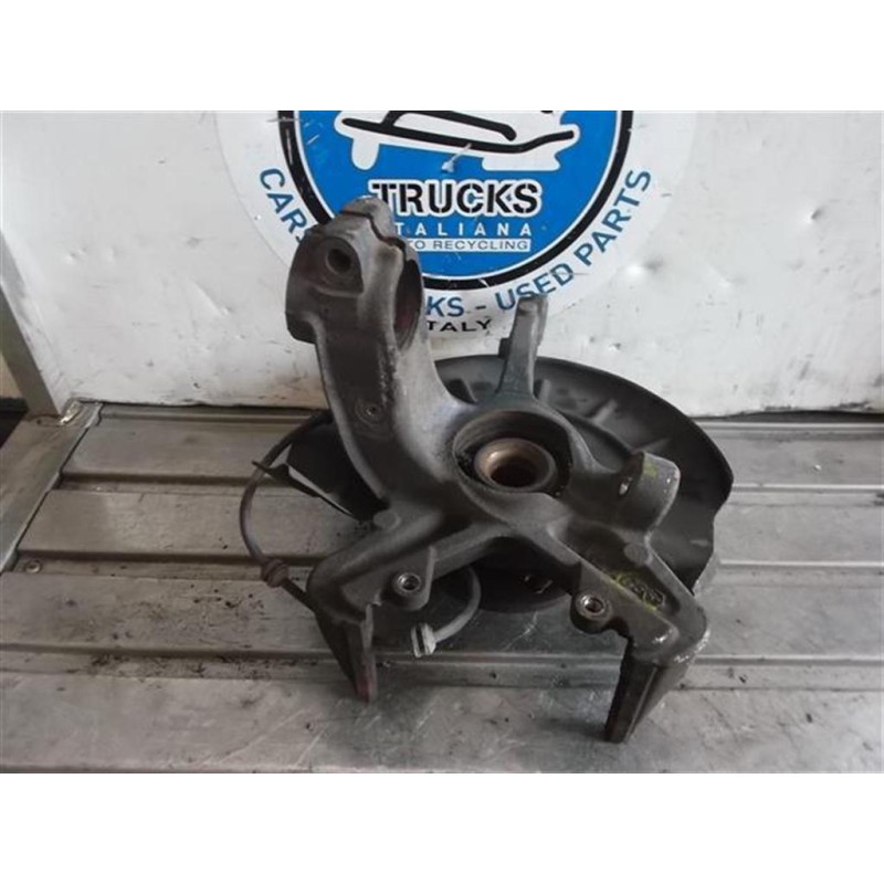 VOLKSWAGEN MONTANTE COMPLETO DESTRO VOLKSWAGEN Polo 2005>2009 usato