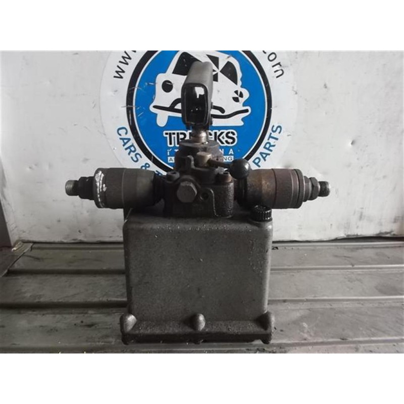 NISSAN truck CAB LIFT PUMP  NISSAN truck Atleon used