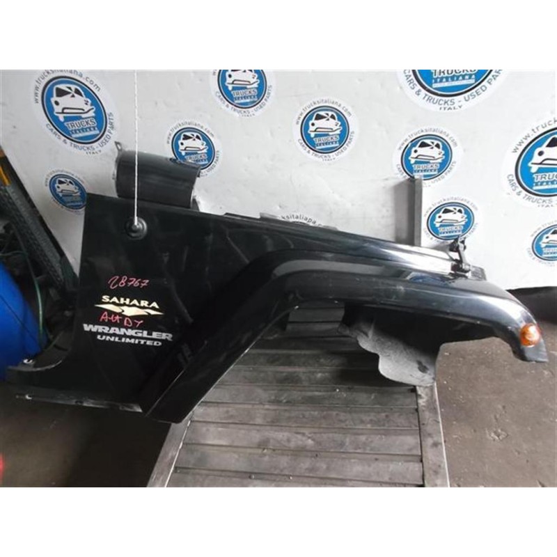 JEEP PARAFANGO ANTERIORE DESTRO JEEP Wrangler (JK) 2007>2011 usato