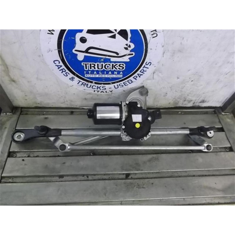 BMW windshield wiper motor BMW Serie 1 (F20) 2011> used