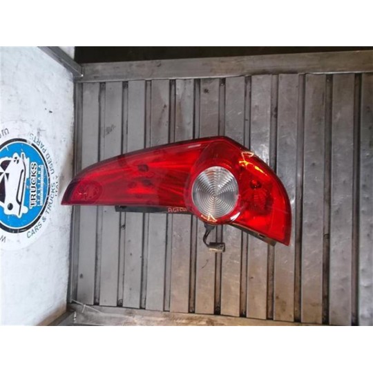 FARO POSTERIORE ESTERNO DESTRO OPEL Agila B 2008>2015 usato