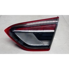 RIGHT REAR LIGHT ON BACK...