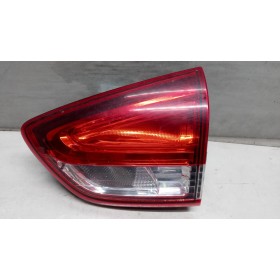 RIGHT REAR LIGHT ON BACK...