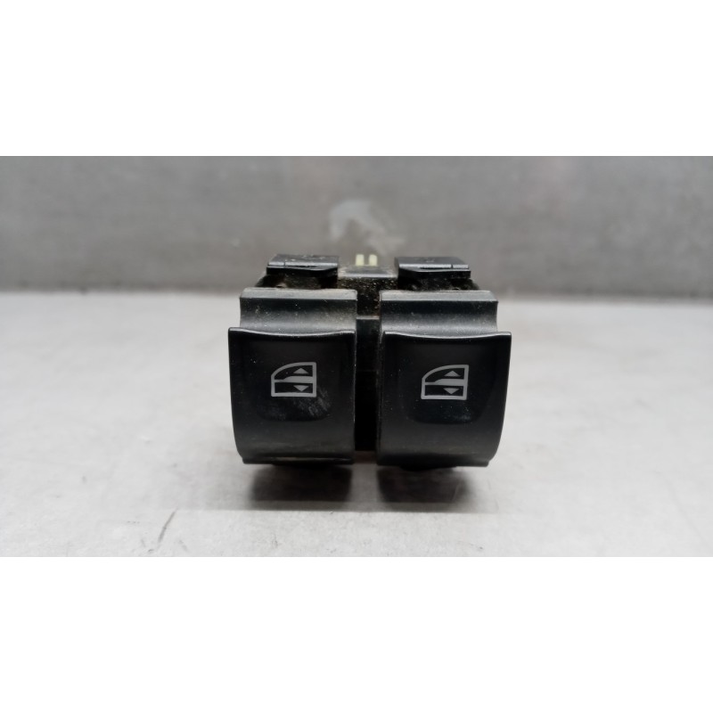 RENAULT INTERRUTTORI E PULSANTI ALZAVETRI RENAULT Clio 2016>2019 usato