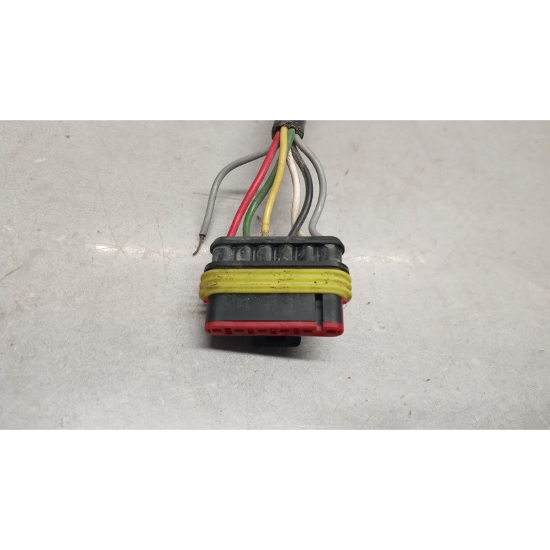 NISSAN truck FARO POSTERIORE ESTERNO SINISTRO NISSAN truck L usato